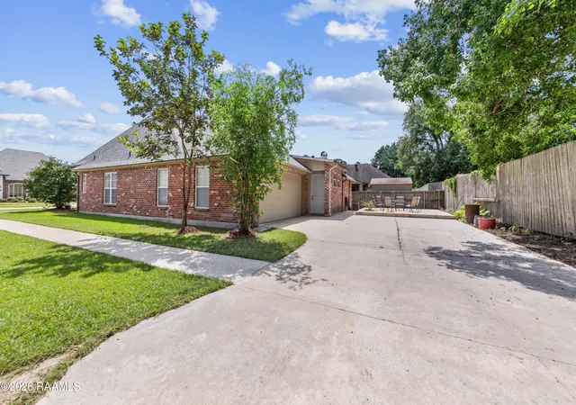 Photo 4 of Single family home for sale at 100 Shumard Dr, Lafayette, LA 70508 | MLS# 2600008466 | Listing updated on 2026-09-09