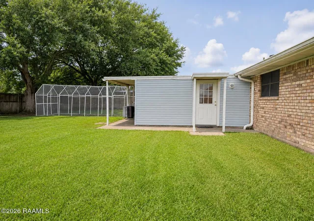 Photo 13 of Sale Pending at 807 Dartez Dr, New Iberia, LA 70563 | MLS# 2600007519 | Listing updated on 2026-09-03