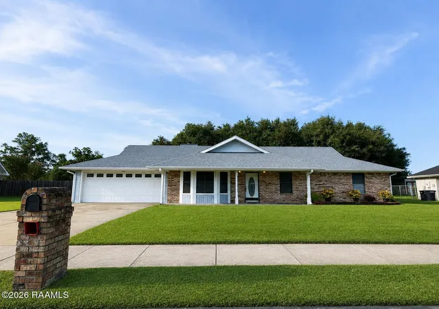Photo 1 of Sale Pending at 807 Dartez Dr, New Iberia, LA 70563 | MLS# 2600007519 | Listing updated on 2026-09-03