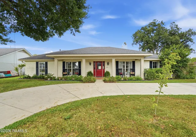 Photo 1 of Sale Pending at 611 Woodvale Ave, Lafayette, LA 70503 | MLS# 2600008237 | Listing updated on 2026-09-08