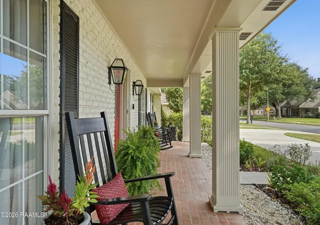 Photo 3 of Sale Pending at 611 Woodvale Ave, Lafayette, LA 70503 | MLS# 2600008237 | Listing updated on 2026-09-08
