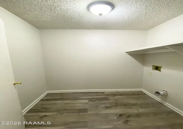Photo 3 of Sale Pending at 426 Vieux Orleans Cir, Lafayette, LA 70508 | MLS# 2600008490 | Listing updated on 2026-09-10