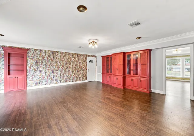 Photo 3 of Single family home for sale at 201 Edgewood Dr, Lafayette, LA 70503 | MLS# 2600008092 | Listing updated on 2026-09-21
