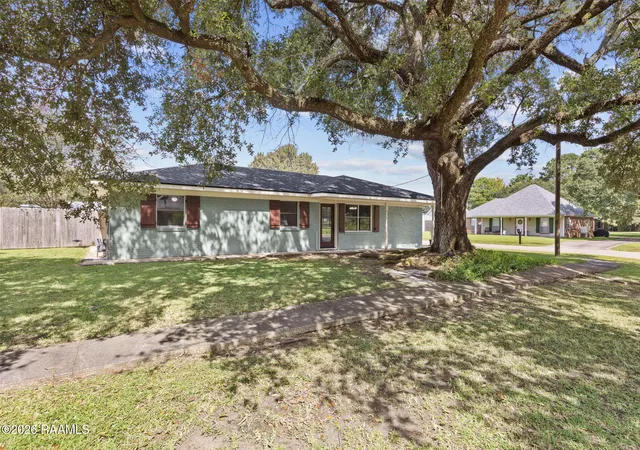 Photo 1 of Single family home for sale at 215 Frisby St, New Iberia, LA 70563 | MLS# 2600008194 | Listing updated on 2026-09-11