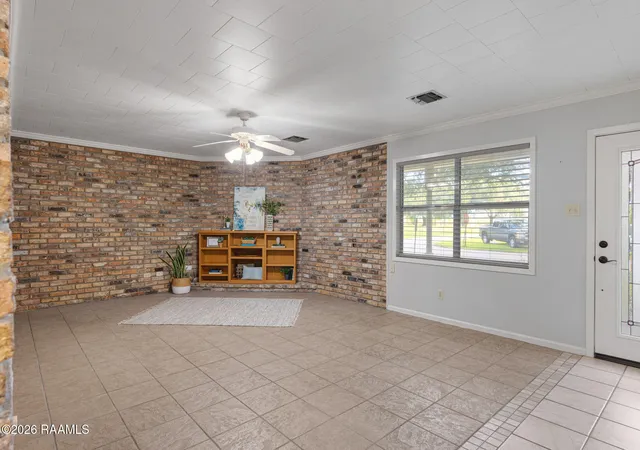 Photo 3 of Single family home for sale at 215 Frisby St, New Iberia, LA 70563 | MLS# 2600008194 | Listing updated on 2026-09-11