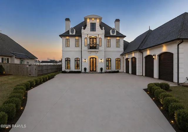 Photo 1 of Mansion for sale at 207 Kingfisher Dr, Lafayette, LA 70508 | MLS# 2600000160 | Listing updated on 2026-09-01