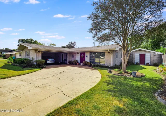 Photo 3 of Single family home for sale at 1726 Jasmine Dr, Opelousas, LA 70570 | MLS# 2600009016 | Listing updated on 2026-09-25