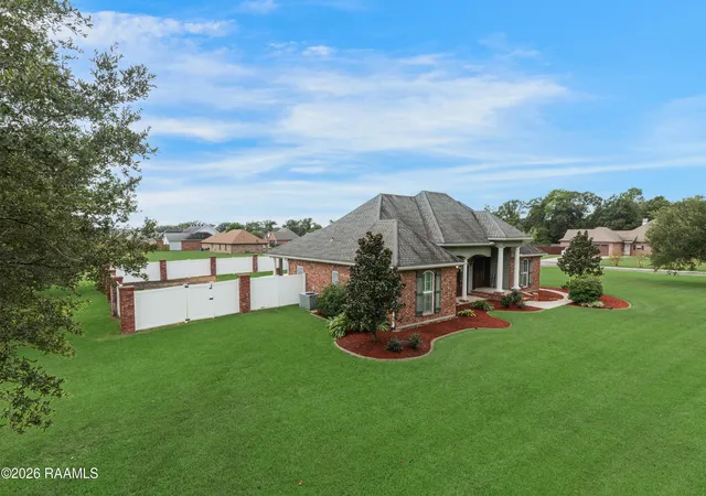 Single family home for sale at 7280 Main Hwy, Saint Martinville, LA 70582 | MLS# 2600007606