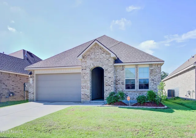Photo 2 of Single family home for sale at 315 Crowne Parc Dr, Opelousas, LA 70570 | MLS# 2600008289 | Listing updated on 2026-09-10