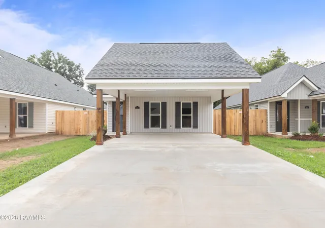 Photo 1 of Single family home for sale at 213 Camerons Cvs Dr, Carencro, LA 70520 | MLS# 2600006388 | Listing updated on 2026-10-08