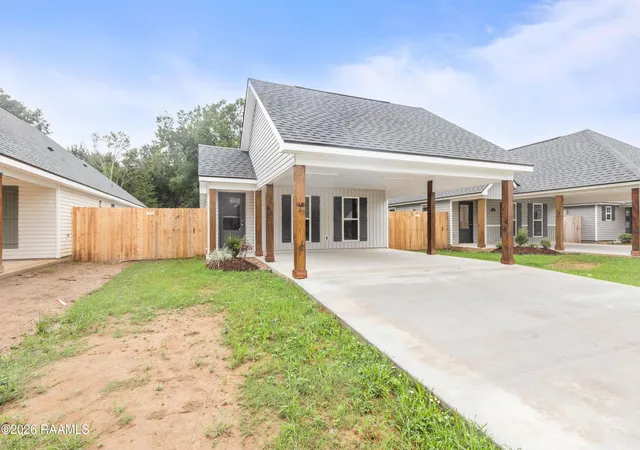 Photo 3 of Single family home for sale at 213 Camerons Cvs Dr, Carencro, LA 70520 | MLS# 2600006388 | Listing updated on 2026-10-08