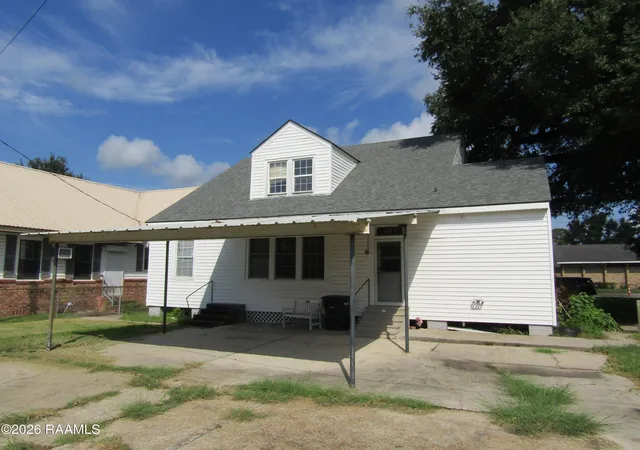 Photo 2 of Single family home for sale at 627 Weeks St, New Iberia, LA 70560 | MLS# 2600008429 | Listing updated on 2026-09-08