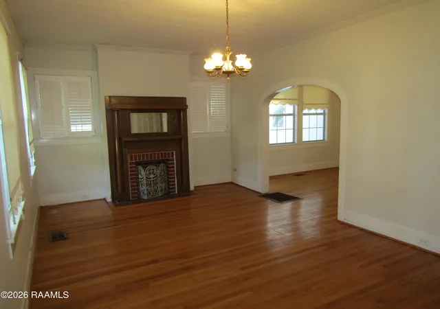Photo 4 of Single family home for sale at 627 Weeks St, New Iberia, LA 70560 | MLS# 2600008429 | Listing updated on 2026-09-08