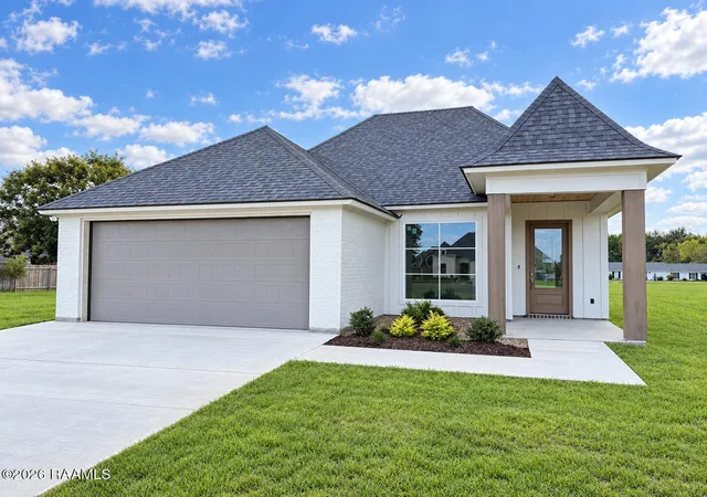 Single family home for sale at 207 Commons Dr, Lafayette, LA 70508 | MLS# 2600007049
