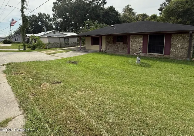 Photo 2 of Single family home for sale at 606 Veterans Dr, Carencro, LA 70520 | MLS# 2600009495 | Listing updated on 2026-10-08