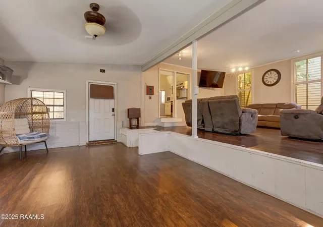 Photo 3 of Single family home for sale at 416 S Iberia St, New Iberia, LA 70560 | MLS# 2500004573 | Listing updated on 2026-10-01