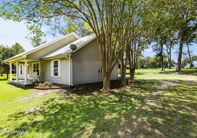 Photo 2 of Single family home for sale at 32 Hidden Hills Lake Rd, Arnaudville, LA 70512 | MLS# 2600008514 | Listing updated on 2026-09-11