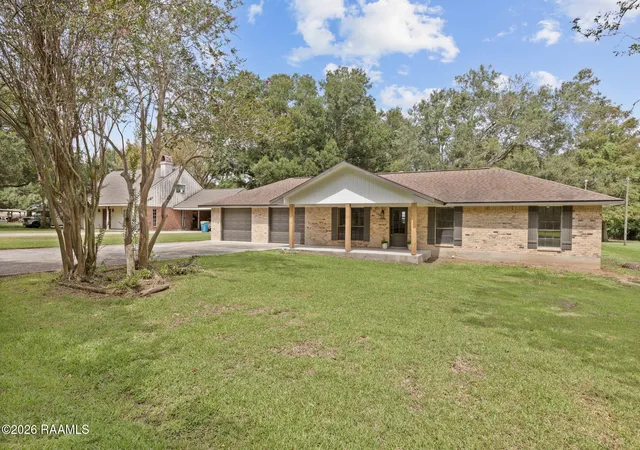 Photo 2 of Single family home for sale at 1071 Lynn Romero Dr, Breaux Bridge, LA 70517 | MLS# 2600007318 | Listing updated on 2026-09-08