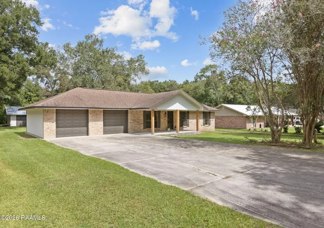 Photo 3 of Single family home for sale at 1071 Lynn Romero Dr, Breaux Bridge, LA 70517 | MLS# 2600007318 | Listing updated on 2026-09-08