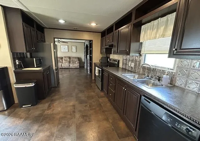 Photo 3 of Manufactured home for sale at 220 Tom Schexnader Rd, Opelousas, LA 70570 | MLS# 2600008543 | Listing updated on 2026-09-11