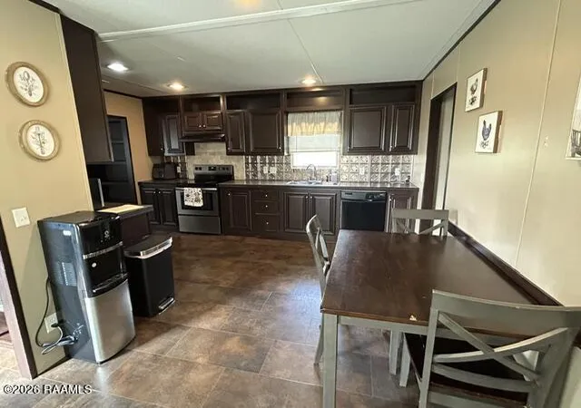 Photo 4 of Manufactured home for sale at 220 Tom Schexnader Rd, Opelousas, LA 70570 | MLS# 2600008543 | Listing updated on 2026-09-11