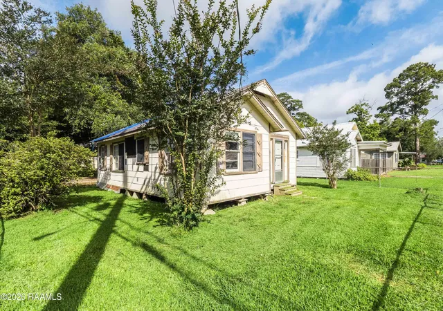 Photo 2 of Single family home for sale at 1405 N Ave I, Crowley, LA 70526 | MLS# 2600008389 | Listing updated on 2026-09-05