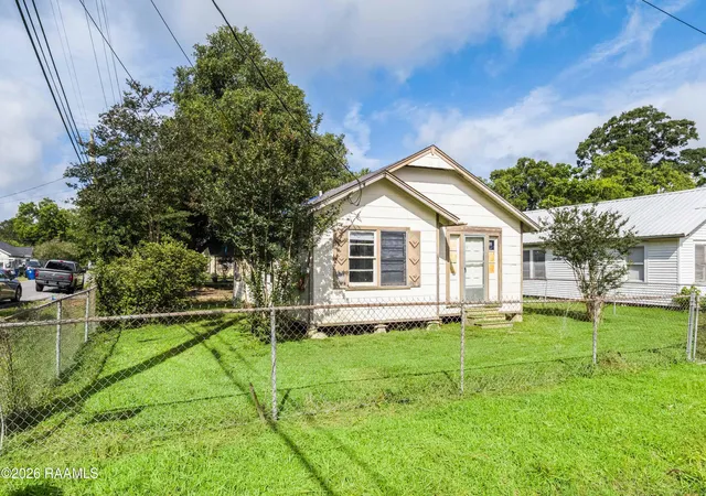 Photo 2 of Single family home for sale at 1405 N Ave I, Crowley, LA 70526 | MLS# 2600008389 | Listing updated on 2026-09-05