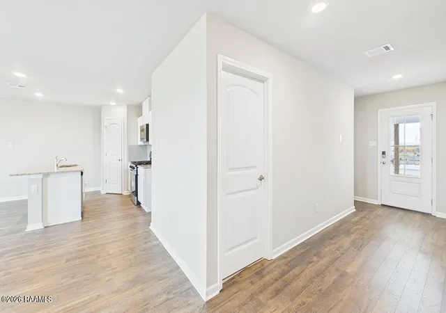 Photo 2 of Single family home for sale at 416 Wrenwood Dr, New Iberia, LA 70560 | MLS# 2600008343 | Listing updated on 2026-09-04
