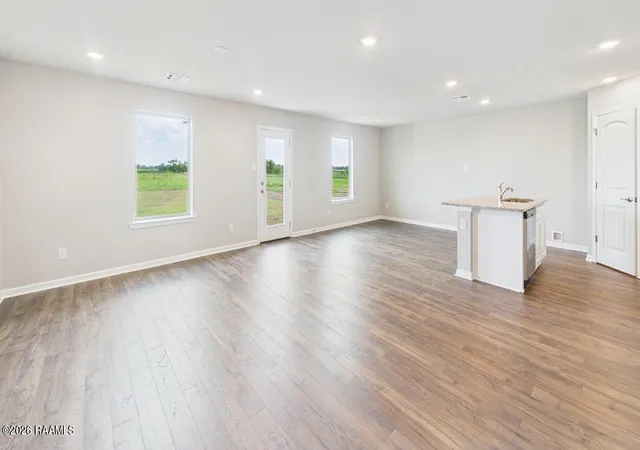 Photo 2 of Single family home for sale at 416 Wrenwood Dr, New Iberia, LA 70560 | MLS# 2600008343 | Listing updated on 2026-09-04