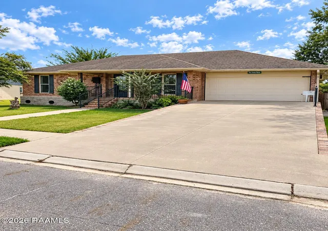 Photo 3 of Single family home for sale at 110 S Tanglewood Dr, Eunice, LA 70535 | MLS# 2600008500 | Listing updated on 2026-09-10