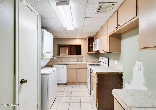 Photo 3 of Townhouse for sale at 1316 Dulles Dr #A, Lafayette, LA 70506 | MLS# 2600008292 | Listing updated on 2026-09-03