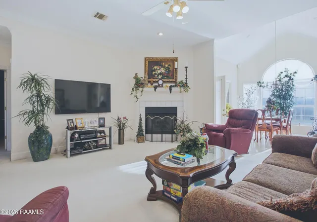 Photo 4 of Single family home for sale at 407 Gordon Crockett Dr, Lafayette, LA 70508 | MLS# 2600009582 | Listing updated on 2026-10-12