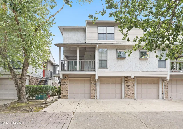 Photo 3 of Condo for sale at 1304 E Bayou Pkwy #5b, Lafayette, LA 70508 | MLS# 2600007968 | Listing updated on 2026-09-08