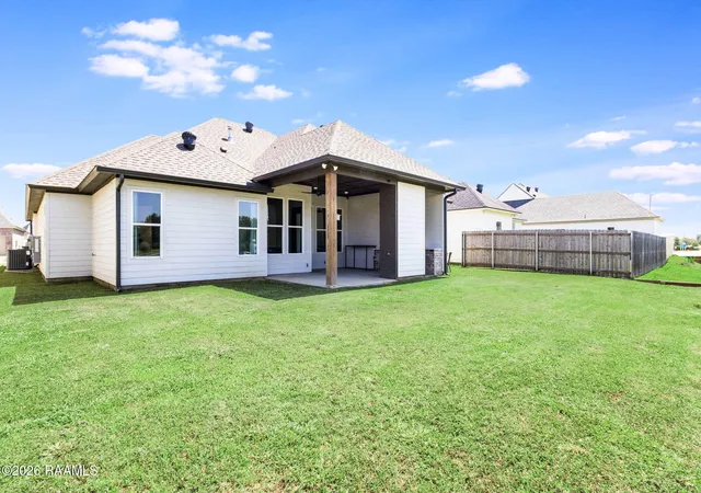 Photo 3 of Single family home for sale at 103 Queen Palm Cir, Youngsville, LA 70592 | MLS# 2600008376 | Listing updated on 2026-09-10
