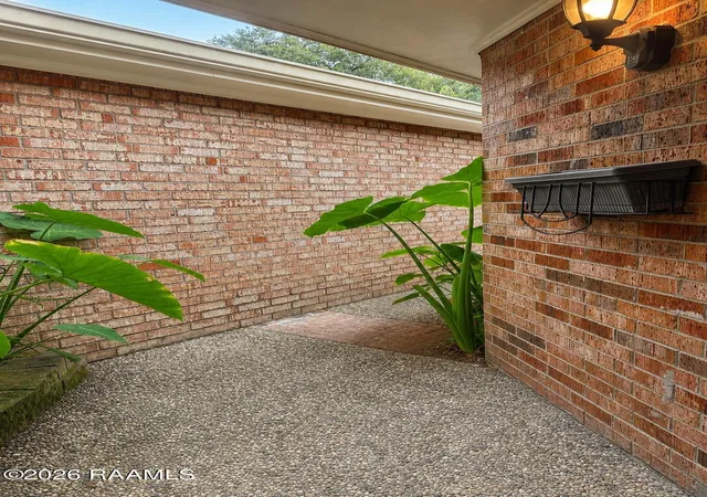 Photo 2 of Townhouse for sale at 102 Ambiance Cir, Lafayette, LA 70508 | MLS# 2600008032 | Listing updated on 2026-09-06