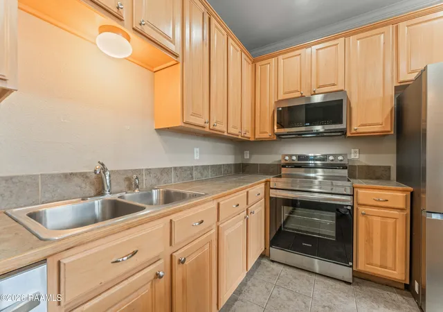Photo 3 of Townhouse for sale at 4000 Lake Beau Pre Blvd #10, Baton Rouge, LA 70820 | MLS# 2600008566 | Listing updated on 2026-09-12