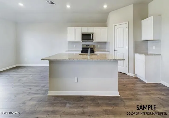 Photo 4 of Sale Pending at 1514 Ashland Ridge, New Iberia, LA 70560 | MLS# 2600005117 | Listing updated on 2026-09-09