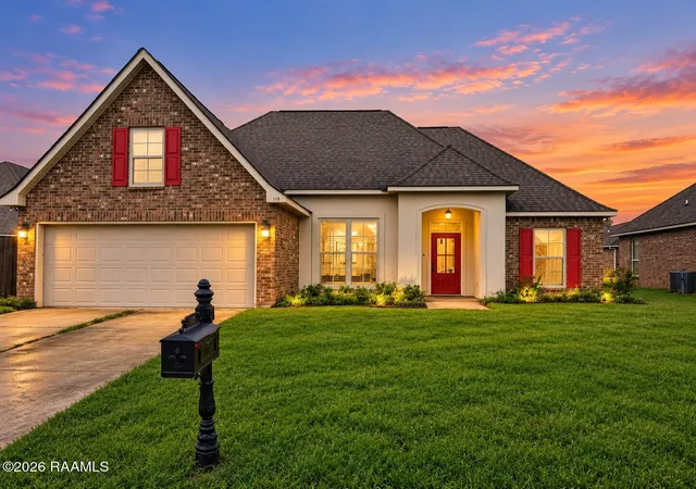 Photo 2 of Single family home for sale at 118 Peak Valley St, Youngsville, LA 70592 | MLS# 2600008475 | Listing updated on 2026-09-10