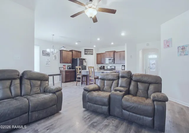 Photo 1 of Single family home for sale at 105 Holly Grv Ln, Youngsville, LA 70592 | MLS# 2600008090 | Listing updated on 2026-09-08
