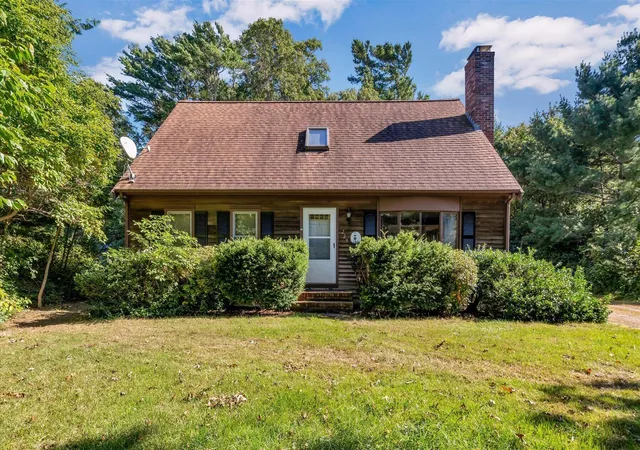 Photo 2 of Single family home for sale at 729 Old Barnstable Rd, East Falmouth, MA 02536 | MLS# 22603337 | Listing updated on 2026-10-12