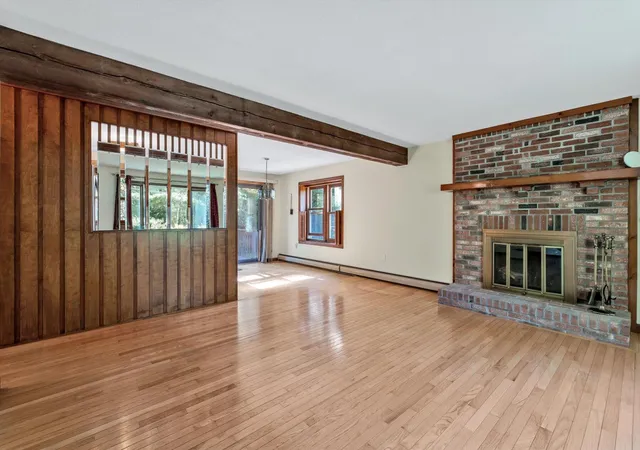Photo 3 of Single family home for sale at 729 Old Barnstable Rd, East Falmouth, MA 02536 | MLS# 22603337 | Listing updated on 2026-10-12