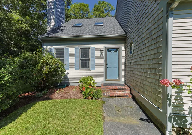 Photo 4 of Condo for sale at 35 Santuit Pond Wy #13A, Mashpee, MA 02649 | MLS# 22604204 | Listing updated on 2026-09-14