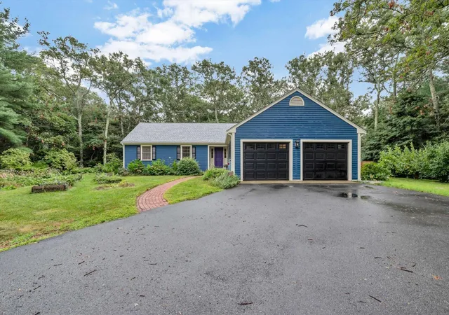 Photo 3 of Single family home for sale at 8 Golf Links Cir, Sandwich, MA 02563 | MLS# 22604219 | Listing updated on 2026-09-20