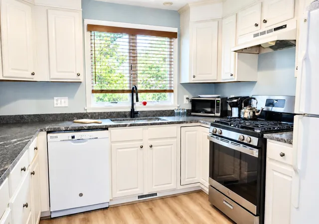 Photo 3 of Condo for sale at 15 Classic Cir #UNIT 15, Mashpee, MA 02649 | MLS# 22604217 | Listing updated on 2026-09-23