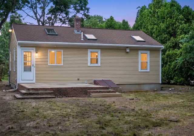 Photo 3 of Single family home for sale at 123 Elain Ave, East Falmouth, MA 02536 | MLS# 22604332 | Listing updated on 2026-10-06