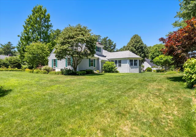Photo 4 of Single family home for sale at 175 Hickory Hl Cir, Osterville, MA 02655 | MLS# 22604359 | Listing updated on 2026-09-13