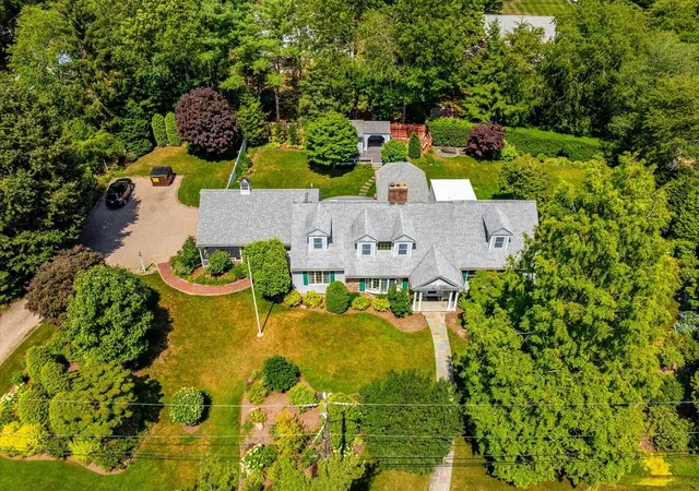 Photo 3 of Single family home for sale at 175 Hickory Hl Cir, Osterville, MA 02655 | MLS# 22604359 | Listing updated on 2026-09-13