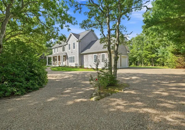 Photo 3 of Single family home for sale at 10 Woodhaven Dr, Edgartown, MA 02539 | MLS# 22604449 | Listing updated on 2026-09-05