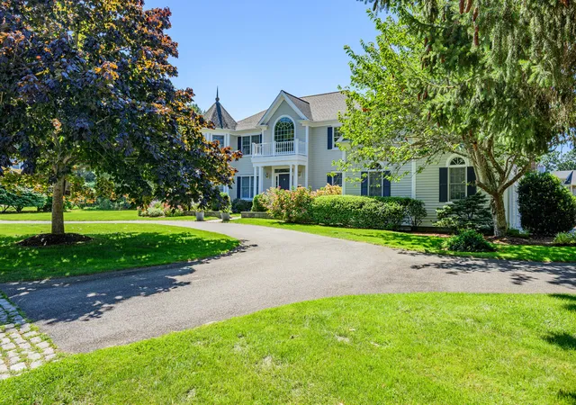 Photo 2 of Single family home for sale at 40 Spinnaker Ln, Harwich Port, MA 02646 | MLS# 22604459 | Listing updated on 2026-09-23