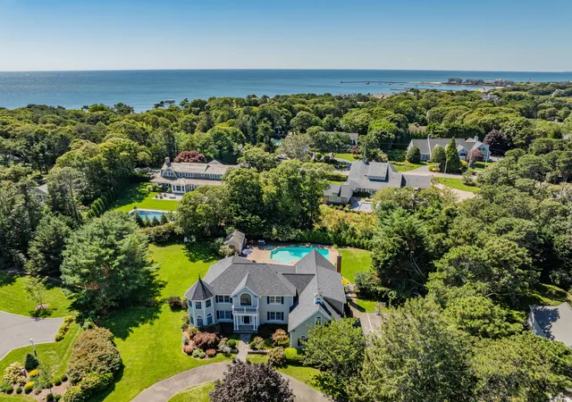 Photo 3 of Single family home for sale at 40 Spinnaker Ln, Harwich Port, MA 02646 | MLS# 22604459 | Listing updated on 2026-09-23